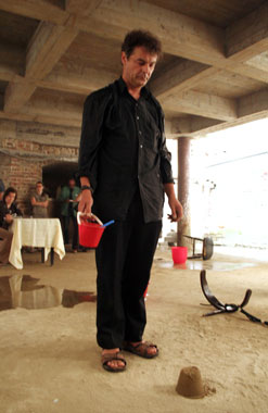 Brian Patterson: performance at Museum of the Revolution, Timișoara, 2006; courtesy the artist